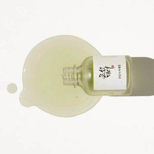 Răcorește și echilibrează tenul cu Calming Serum de la Beauty of Joseon, cu extract de ceai verde și panthenol.
Potrivit pentru utilizare zilnică, acest ser coreean ajută la refacerea pielii iritate sau sensibilizate. wowskin.ro